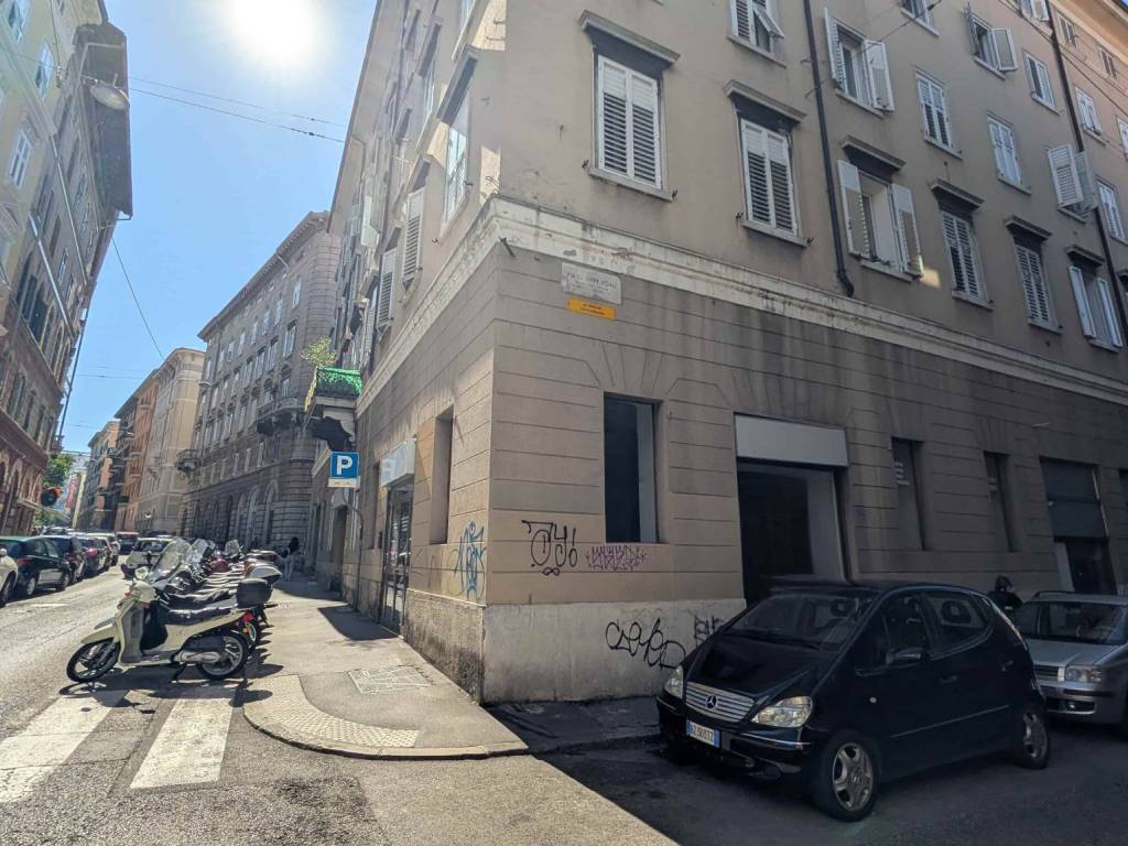 Box / garage a Trieste in Via Giuseppe Vidali, 9 - Foto 2
