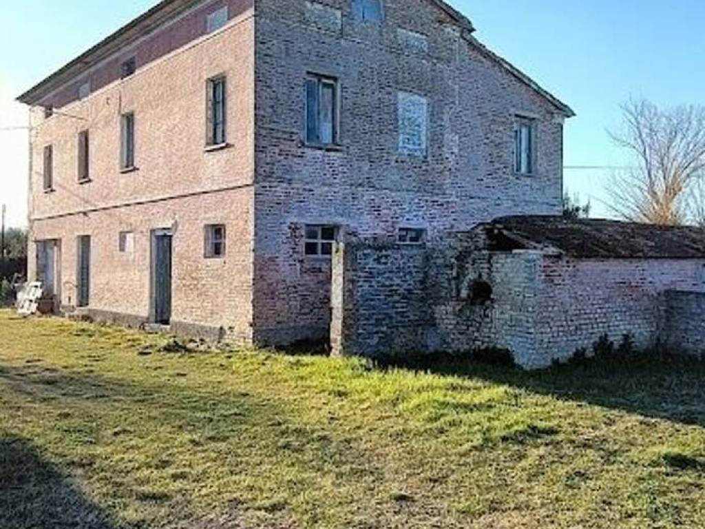 Rustico / casale a Montelupone in Urb. Rustico Mte Lupone 1Montelupone - Foto 2