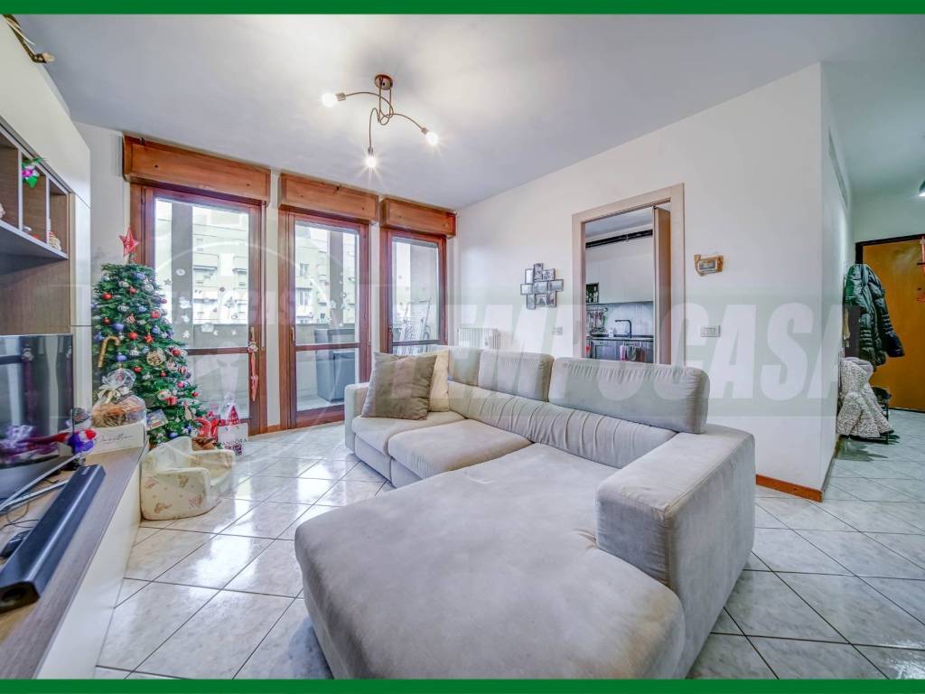 Appartamento a Gallarate in Via CHECCHI - Foto 2