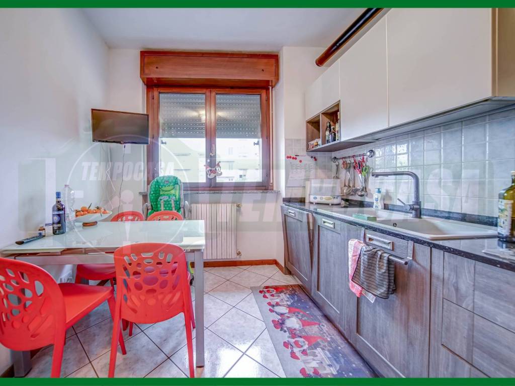Appartamento a Gallarate in Via CHECCHI - Foto 4