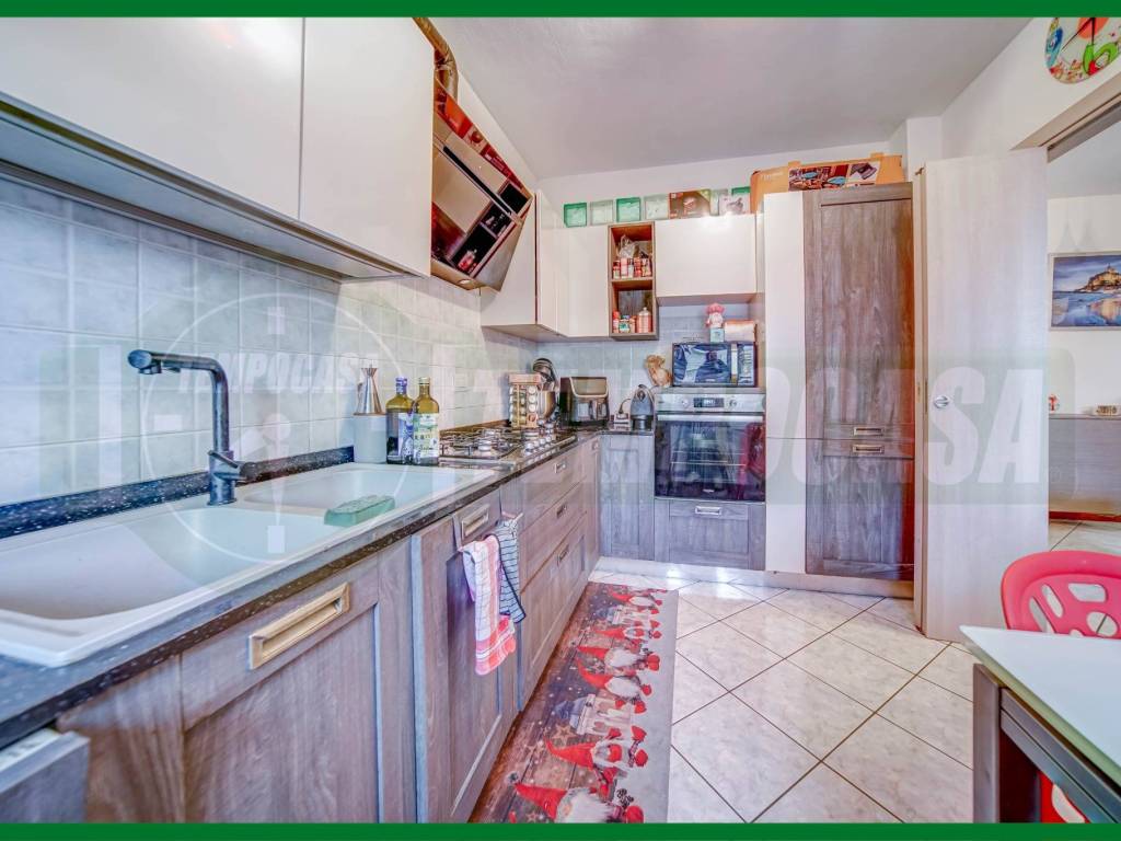 Appartamento a Gallarate in Via CHECCHI - Foto 5