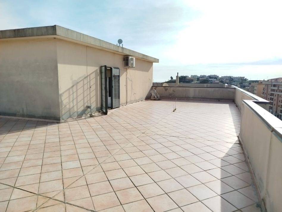 Attico / mansarda a Catanzaro in Viale Vincenzo De Filippis - Foto 4