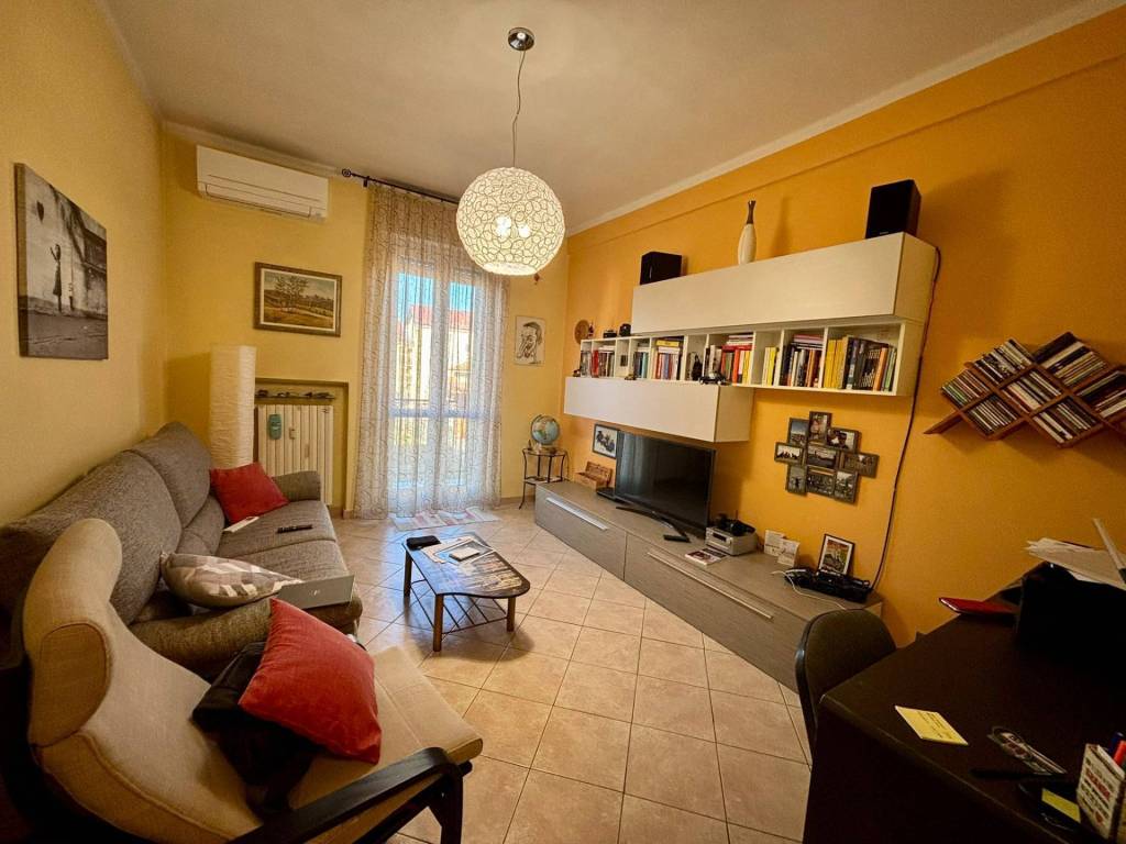 Appartamento a Alessandria in Via Martiri Della Divisione Acqui, 18 - Foto 2