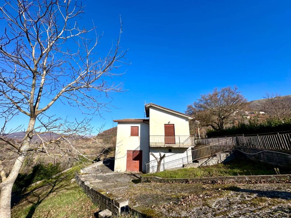 Casa indipendente a Ascrea in strada provinciale 33 - Foto 2