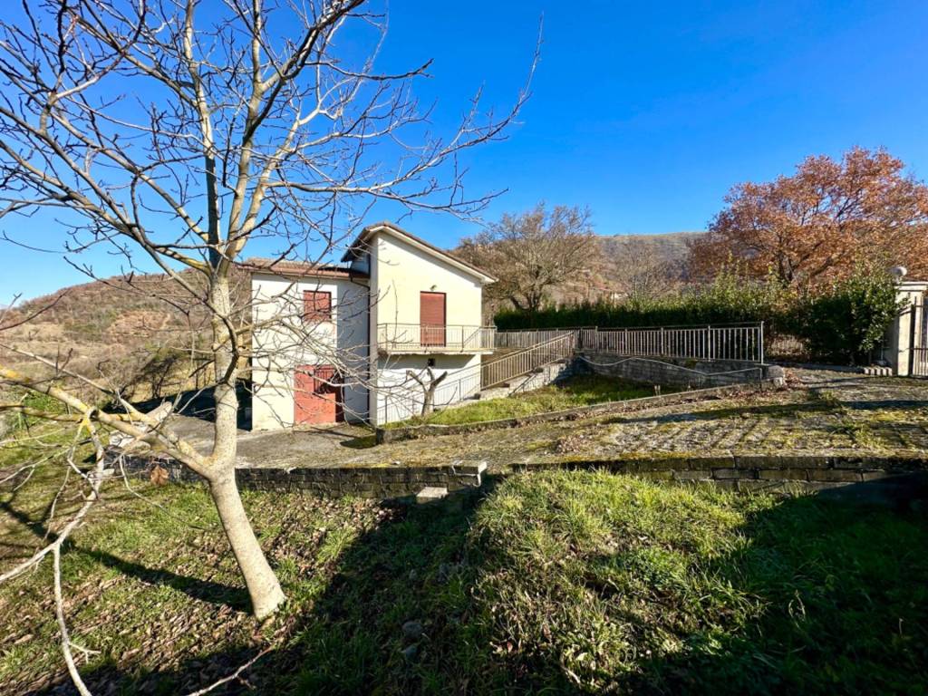 Casa indipendente a Ascrea in strada provinciale 33 - Foto 3