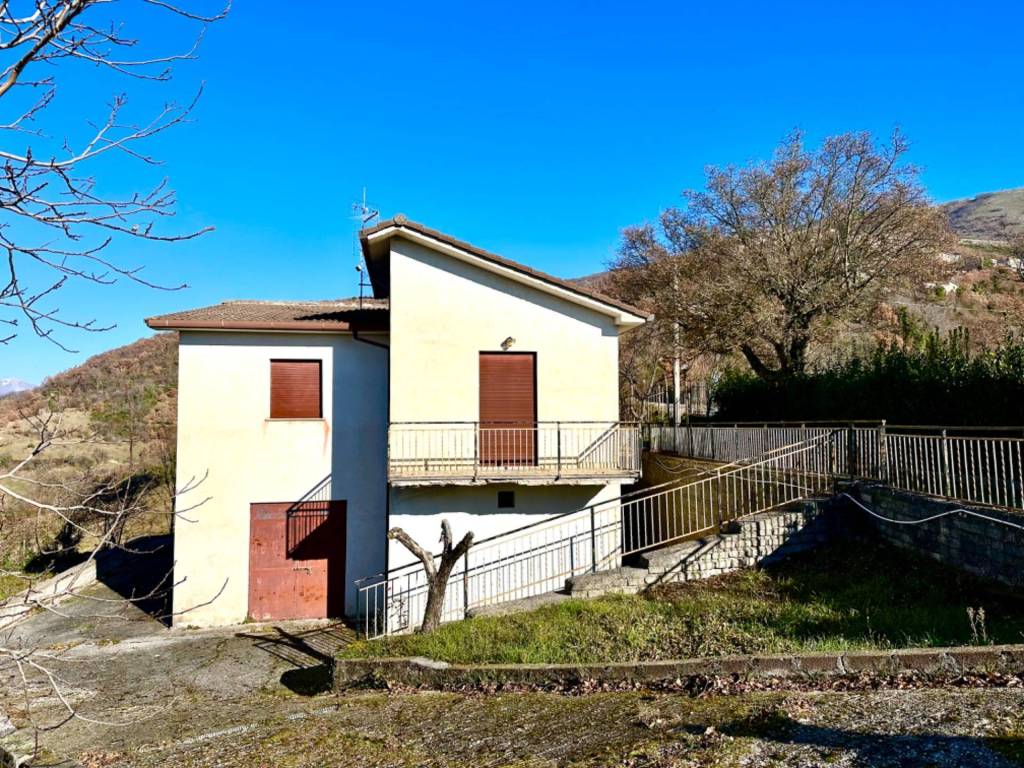 Casa indipendente a Ascrea in strada provinciale 33 - Foto 4