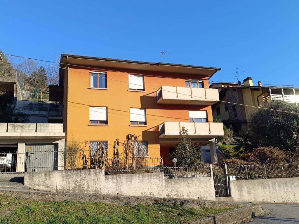 Villa a Alzano lombardo in Via Caprini - Foto 2