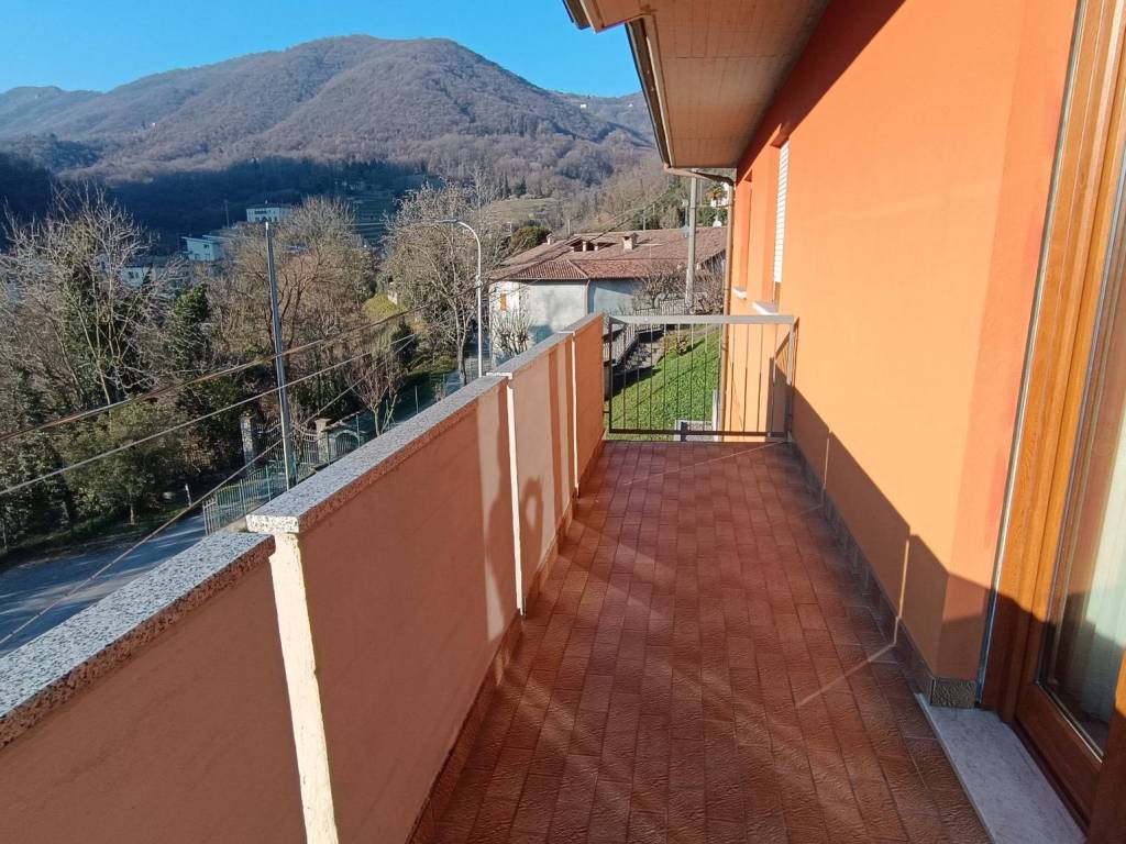 Villa a Alzano lombardo in Via Caprini - Foto 4