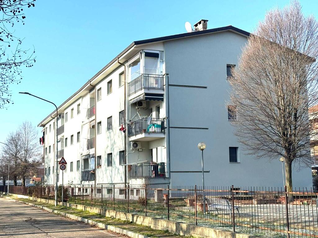 Palazzo / stabile a Cambiano in Via Giuseppe Cardellini, 2 - Foto 2