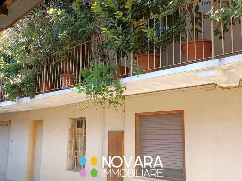 Casa indipendente a Galliate in viale Beato Quagliotti, 77 - Foto 3