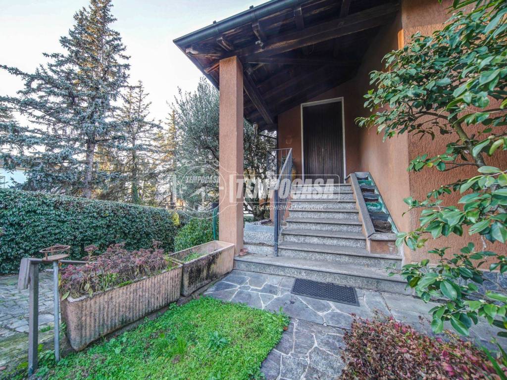 Villa a Daverio in Via Cesare Battisti 24 - Foto 3