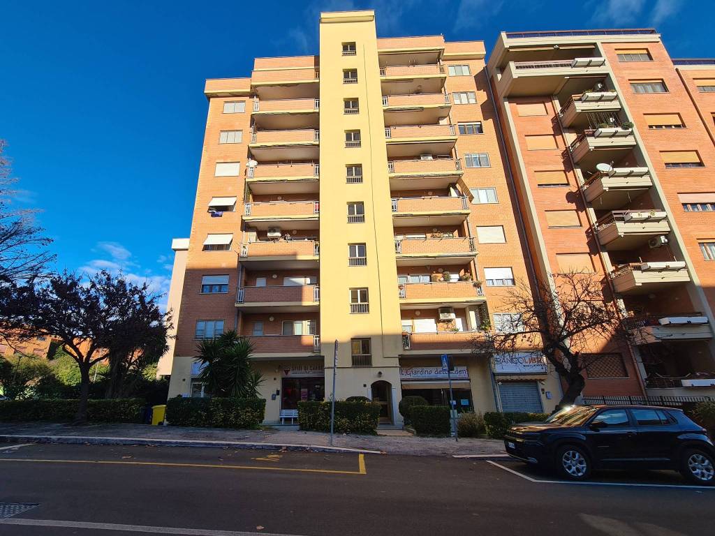 Appartamento a Pomezia in Via Pietro Nenni - Foto 3