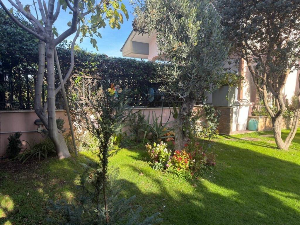 Villetta a schiera a Guidonia montecelio in Via Polibio - Foto 4