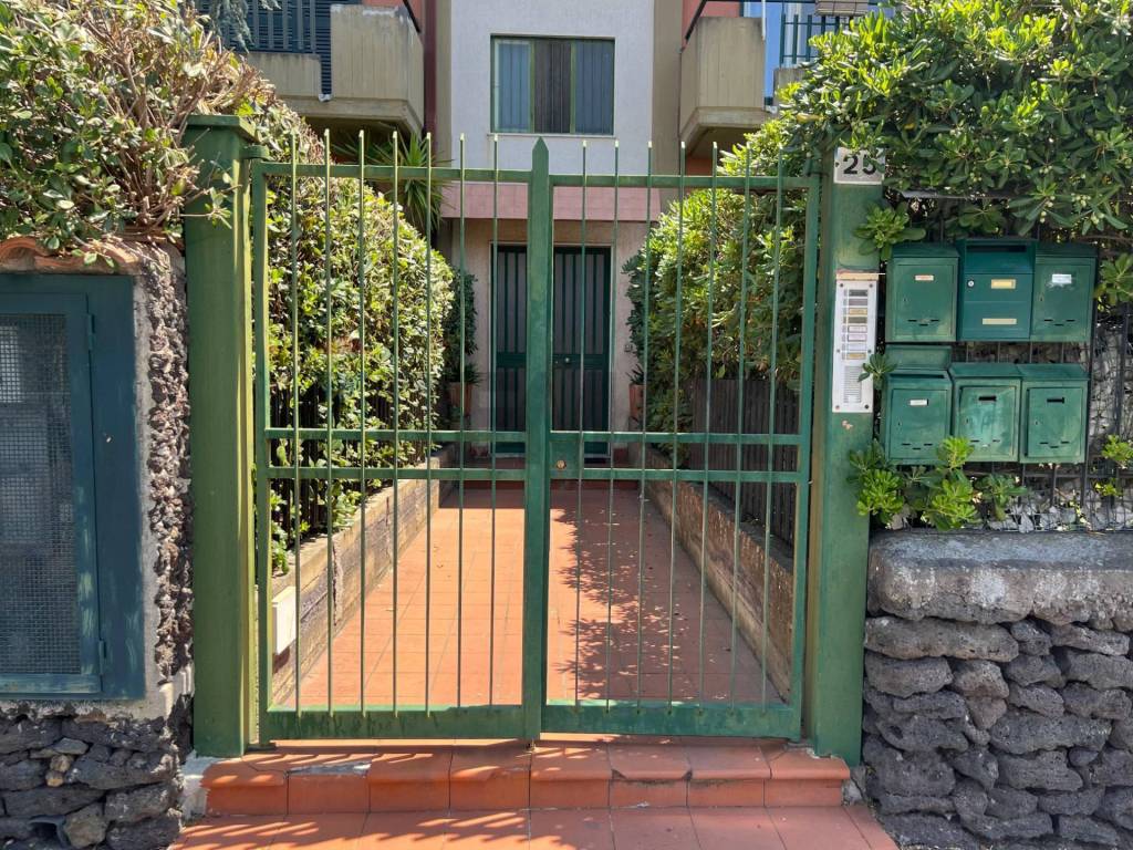 Appartamento a Mascalucia in Via Soprarie, 25 - Foto 2