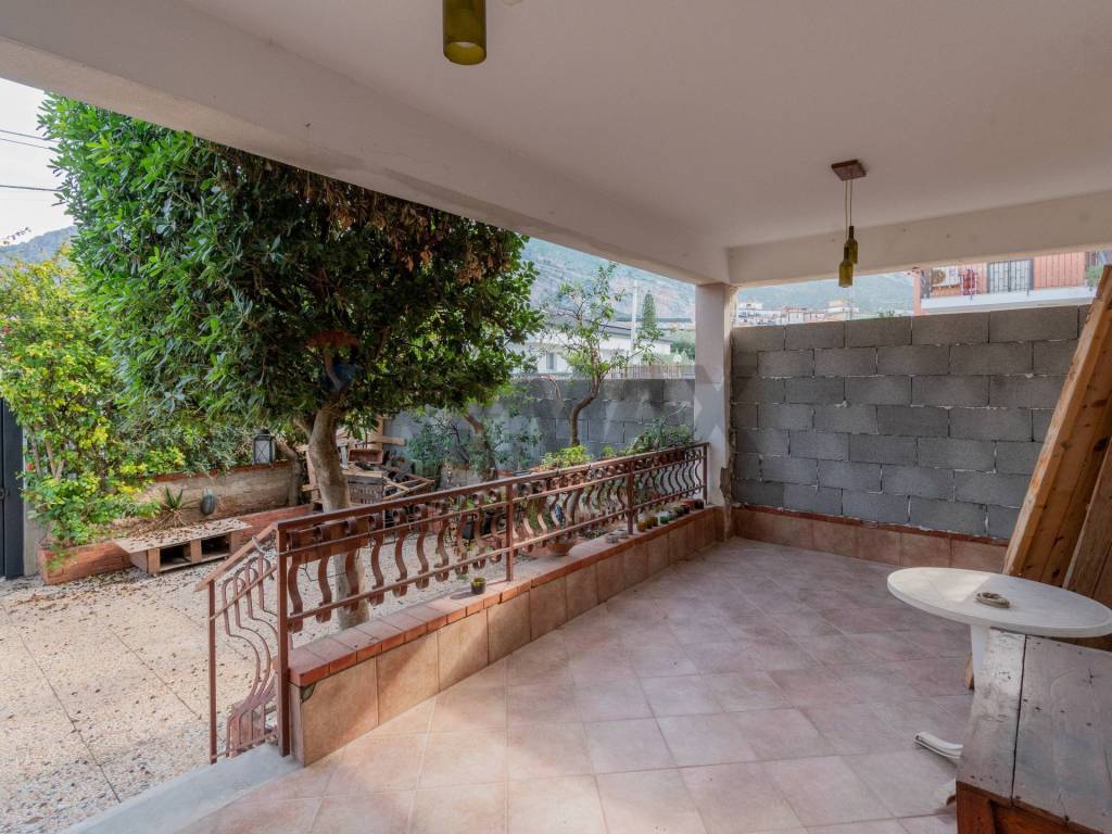 Villa a Capaci in Via Cristoforo Colombo, 35 - Foto 5