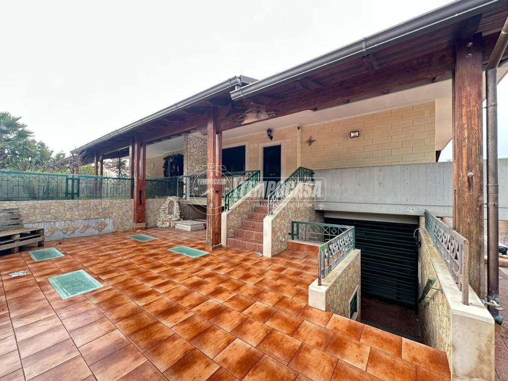 Villa a Valenzano in Via PASCALI 14 - Foto 2