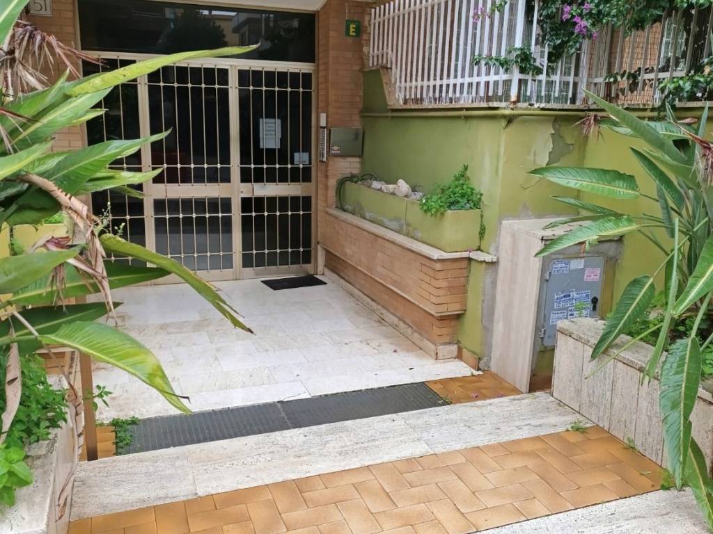 Appartamento a Pomezia in Via Gran Bretagna, 51 - Foto 2