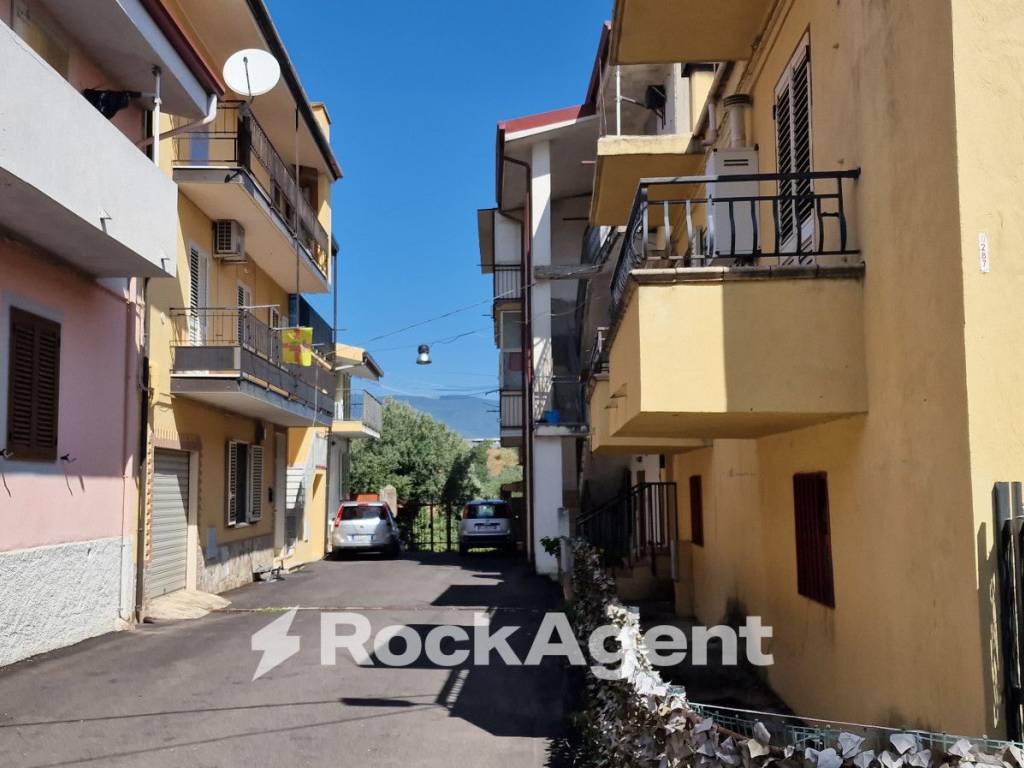 Appartamento a Soveria simeri in Via Enrico Berlinguer, 38 - Foto 2