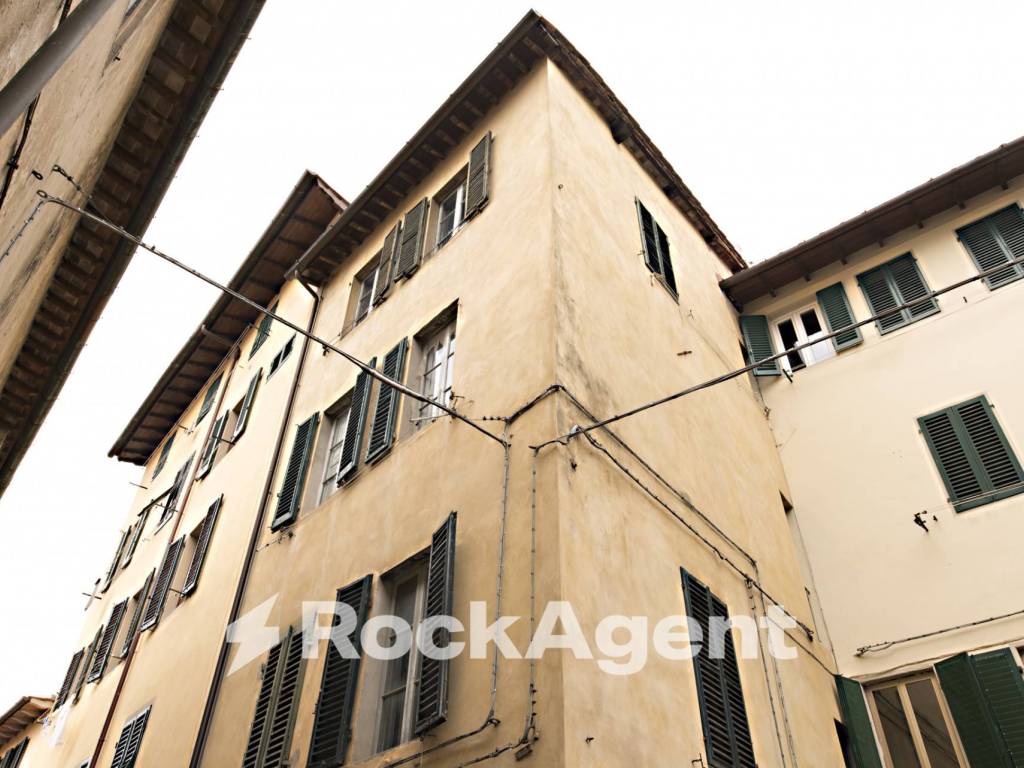 Casa indipendente a Pescia in Via della Porta Vecchia, 35 - Foto 2