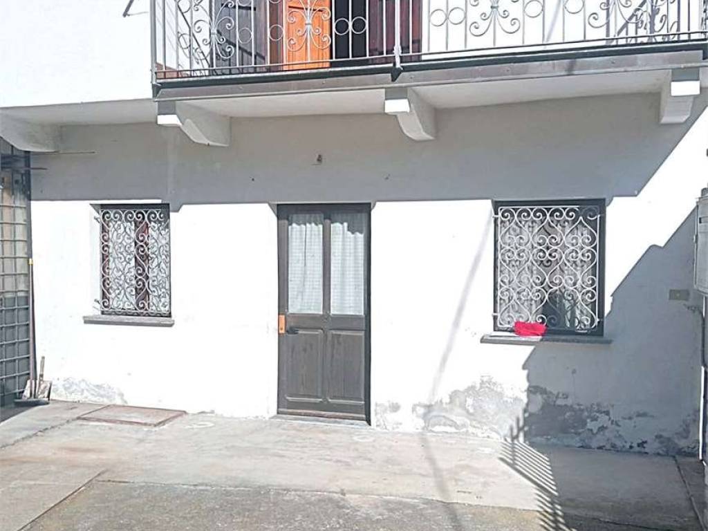 Casa indipendente a Donnas in via Rovarey - Foto 3