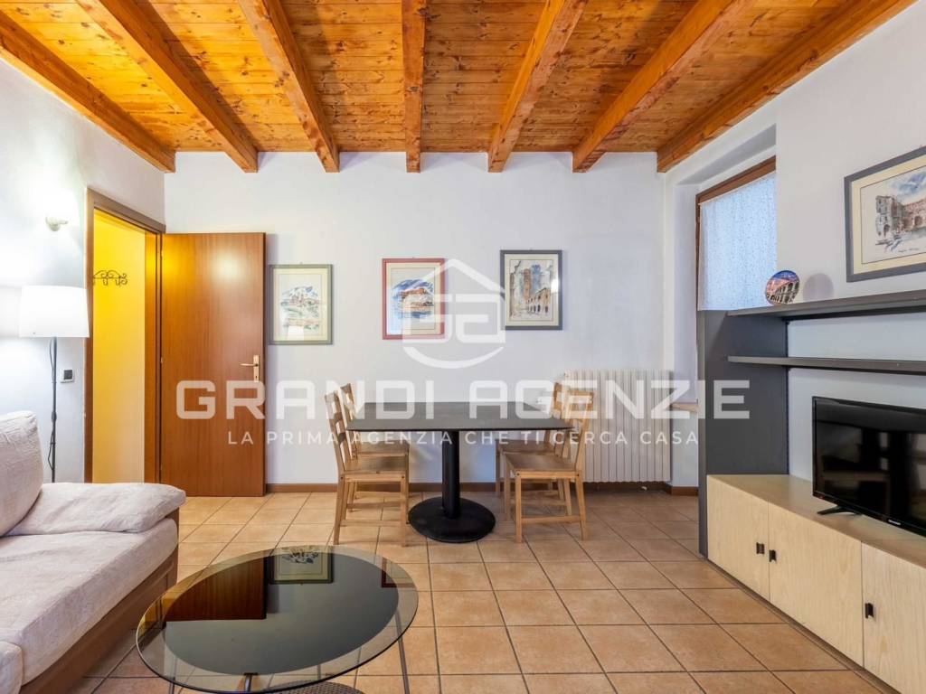 Appartamento a Verona in Via Scrimiari, 19 - Foto 2