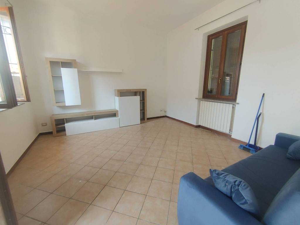 Appartamento a Gallarate in Via Curtatone - Foto 3