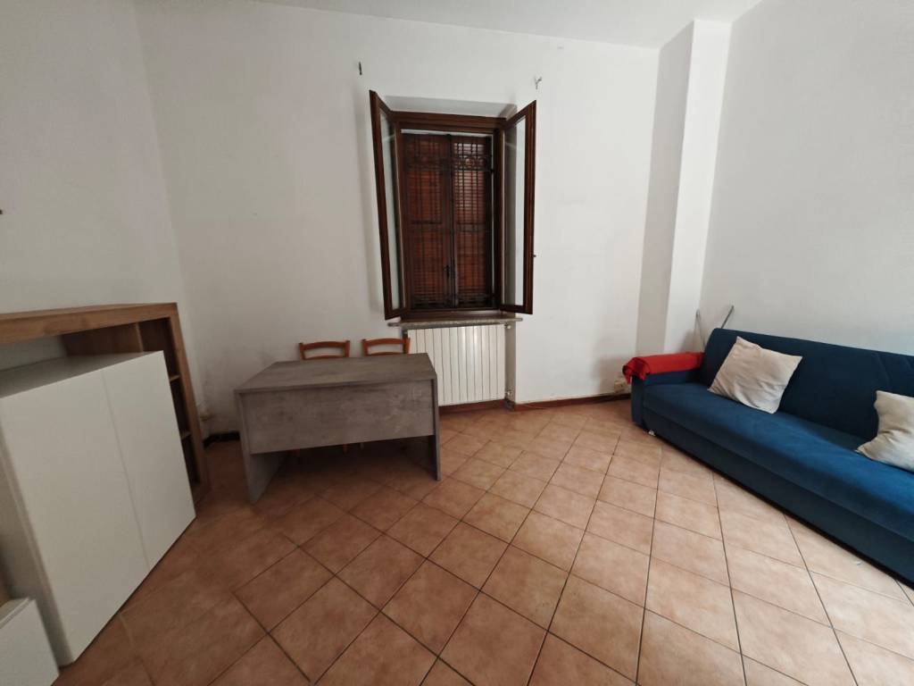 Appartamento a Gallarate in Via Curtatone - Foto 4