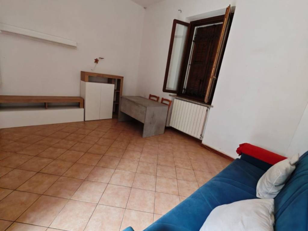 Appartamento a Gallarate in Via Curtatone - Foto 5