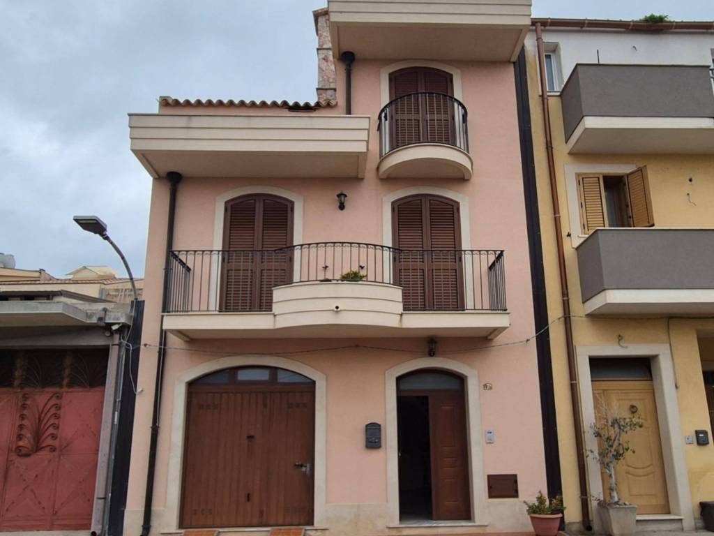 Casa indipendente a Avola in Via Pietro Pisani - Foto 2