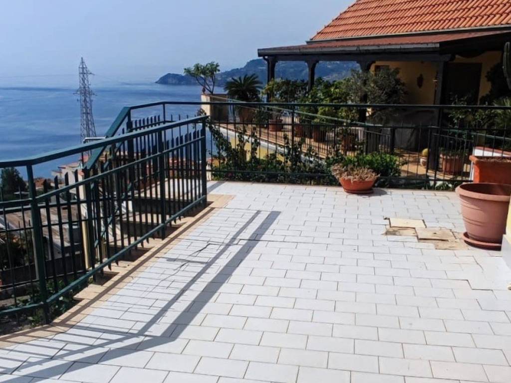 Appartamento a Letojanni in Via Contrada Silemi - Foto 3