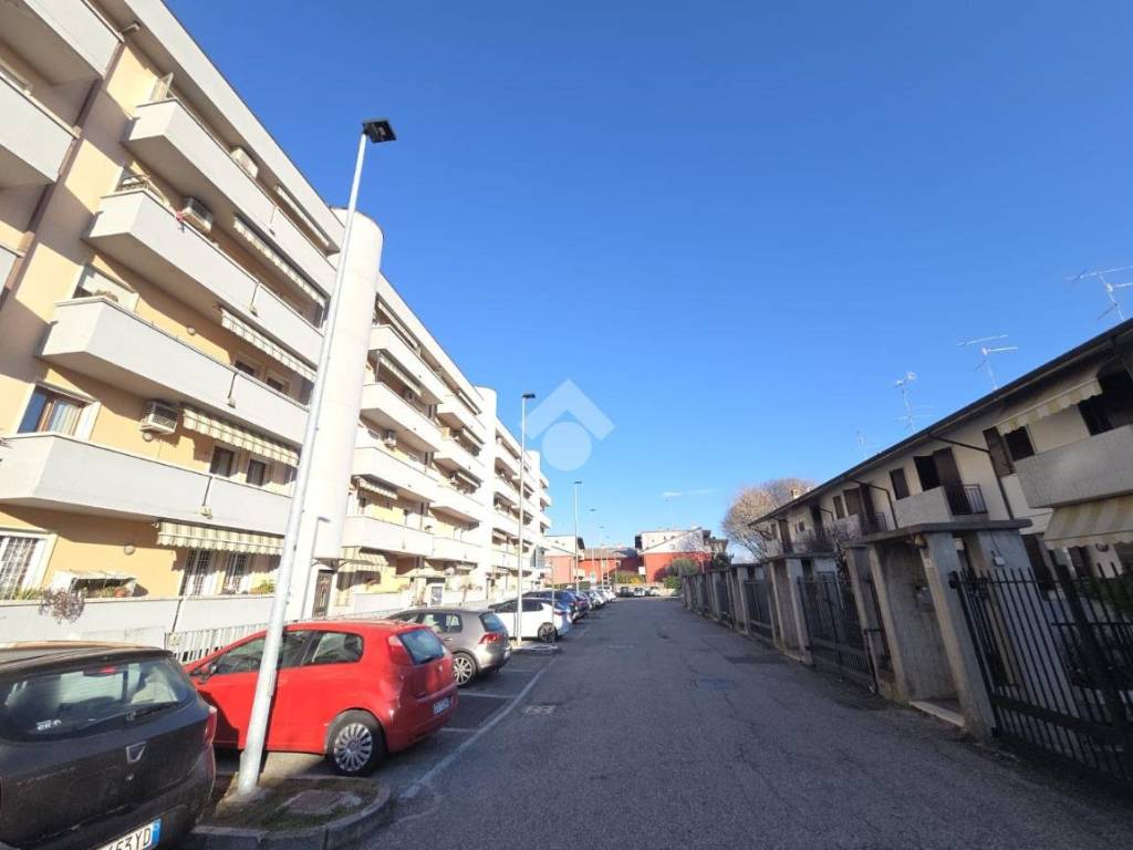 Appartamento a San giovanni lupatoto in Via lodegario, 5 - Foto 2