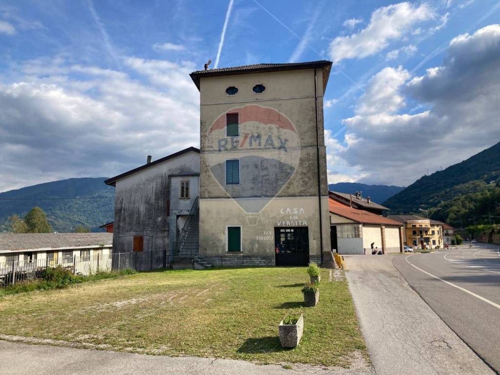 Loft / open space a Ponte nelle alpi in Strada Statale 51, 17 - Foto 5