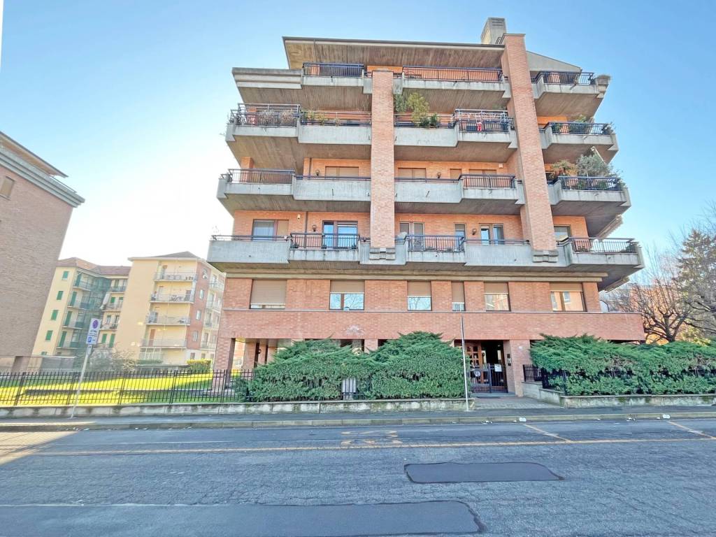 Appartamento a Pinerolo in PIAZZA DON MILANI, 1 - Foto 3