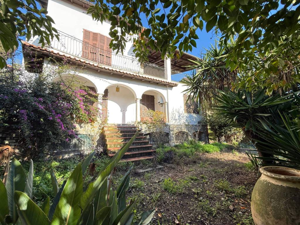 Villa a Imperia in Via Fanny Roncati Carli, 77 - Foto 3