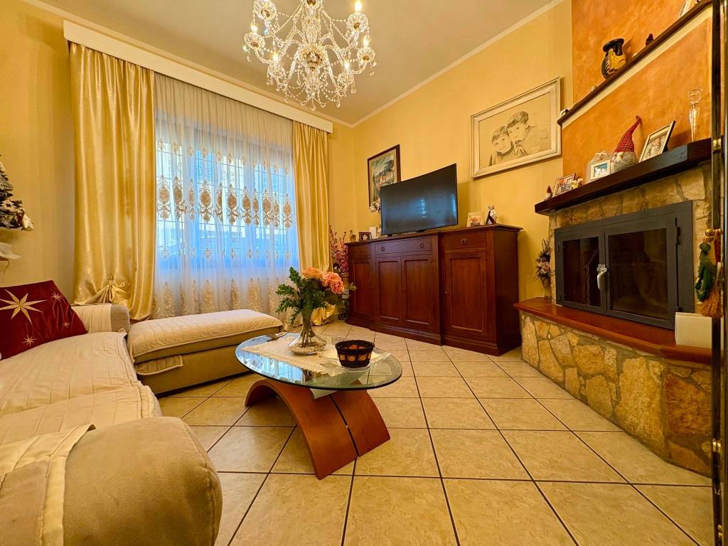 Casa indipendente a Prato in Via del Sabotino - Foto 2
