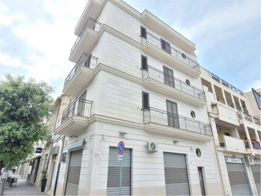 Palazzo / stabile a Cerignola in VIA TRIESTE - Foto 3