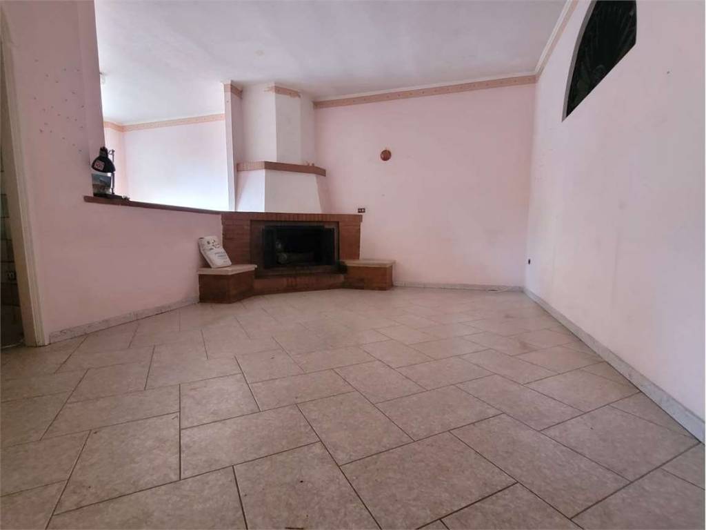 Palazzo / stabile a Cerignola in VIA SECONDA TRAVERSA PAVONI - Foto 4