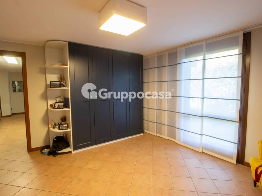 Appartamento a Bareggio in Via Girotti, 39 - Foto 2
