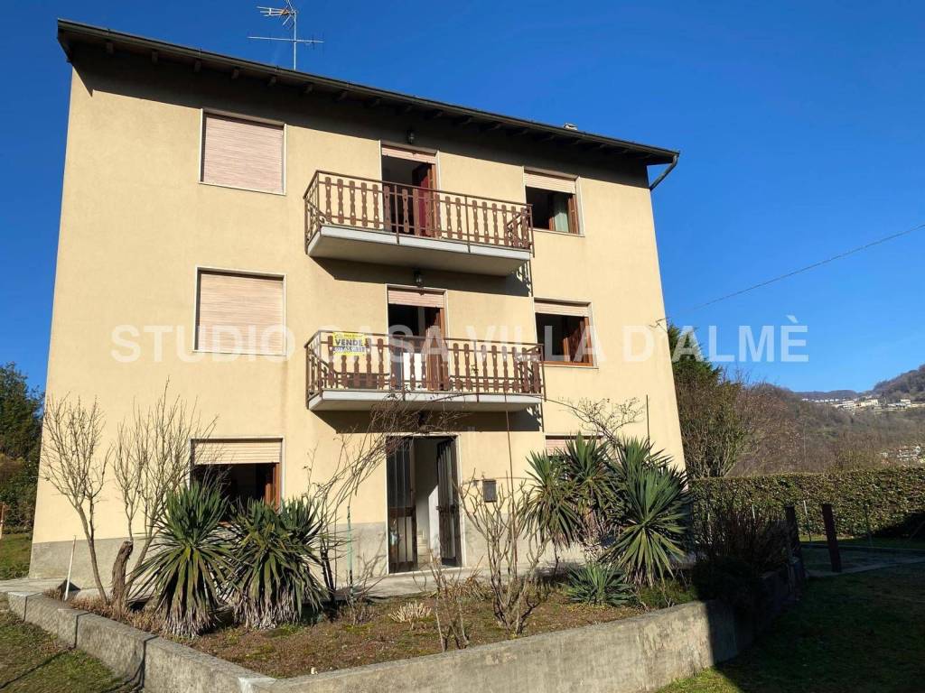 Casa indipendente a Capizzone in Via IV Novembre - Foto 2