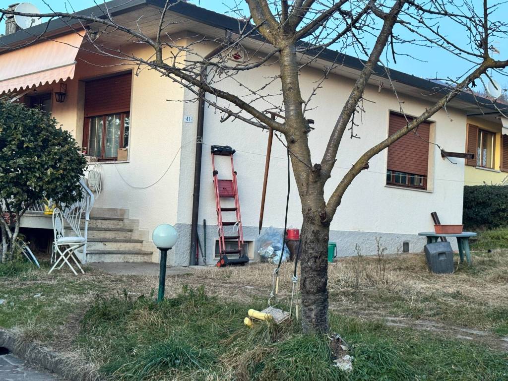 Villa a Gavirate in Via Giuseppe Verdi - Foto 2