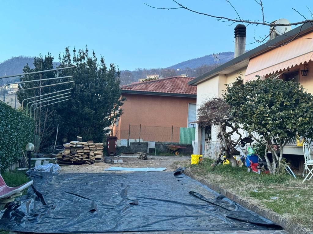 Villa a Gavirate in Via Giuseppe Verdi - Foto 4