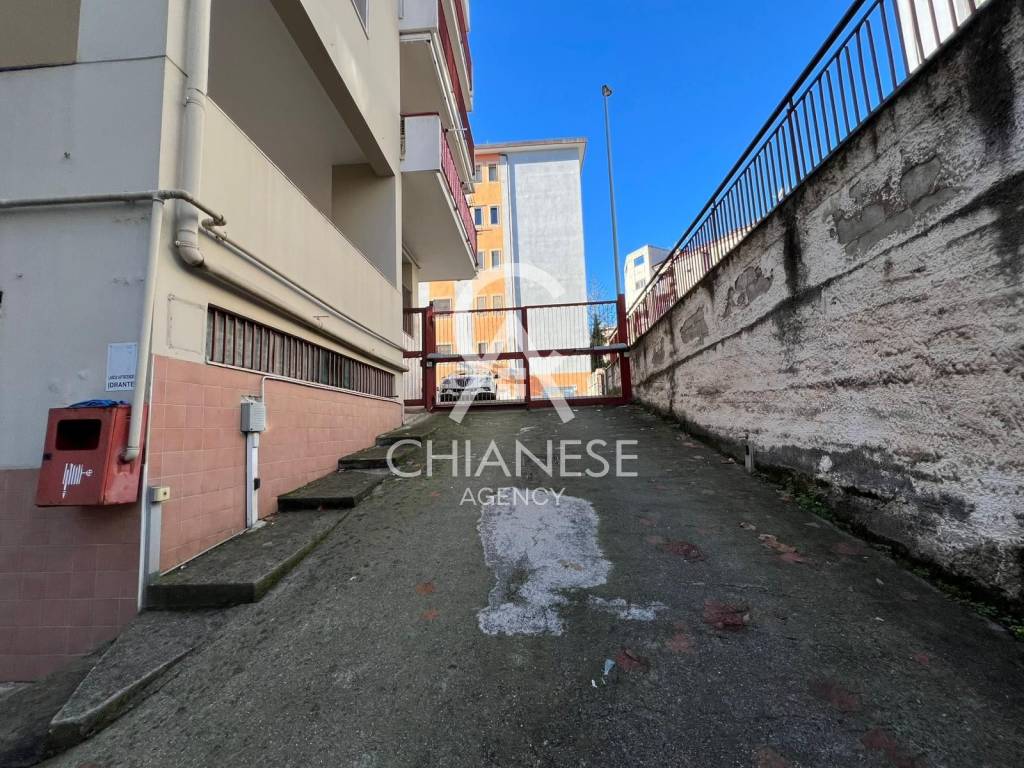 Box / garage a Salerno in Via Jurij Gagarin, 5 - Foto 5