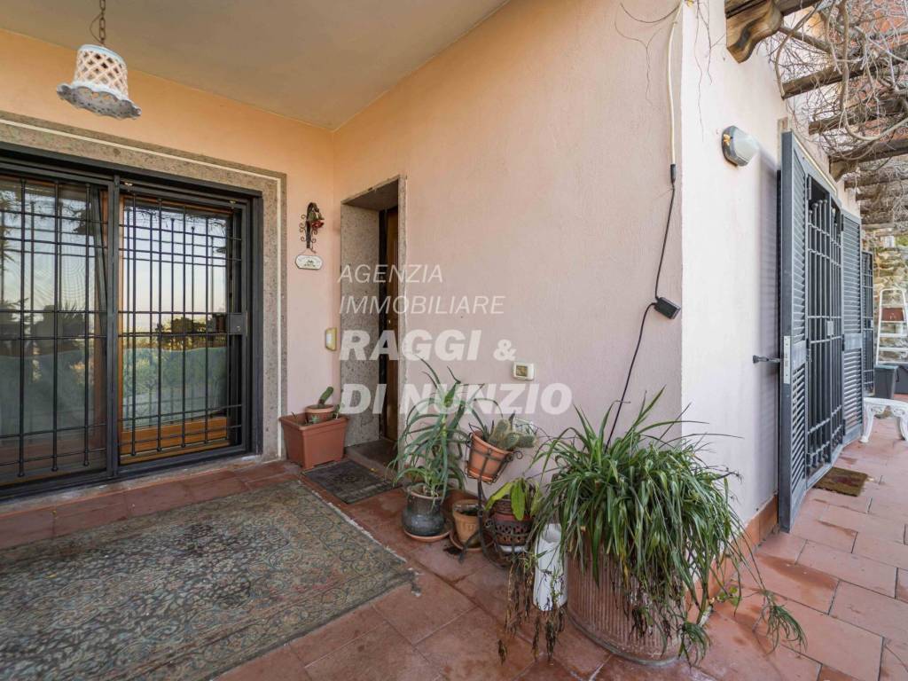 Villa a Grottaferrata in Via di Campo Vecchio, 20 - Foto 3