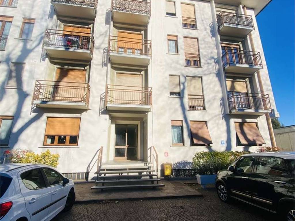 Appartamento a Olgiate comasco in via angelo e mary roncoroni, 20 - Foto 4