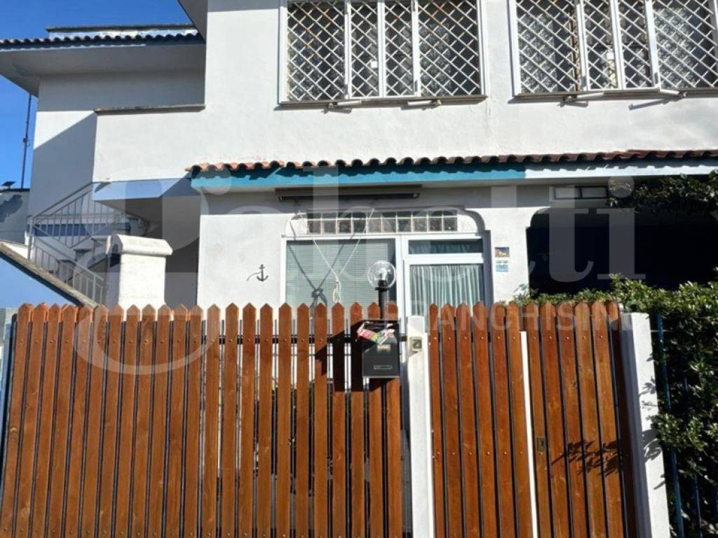 Appartamento a Ardea in via dei canarini , 84 - Foto 2