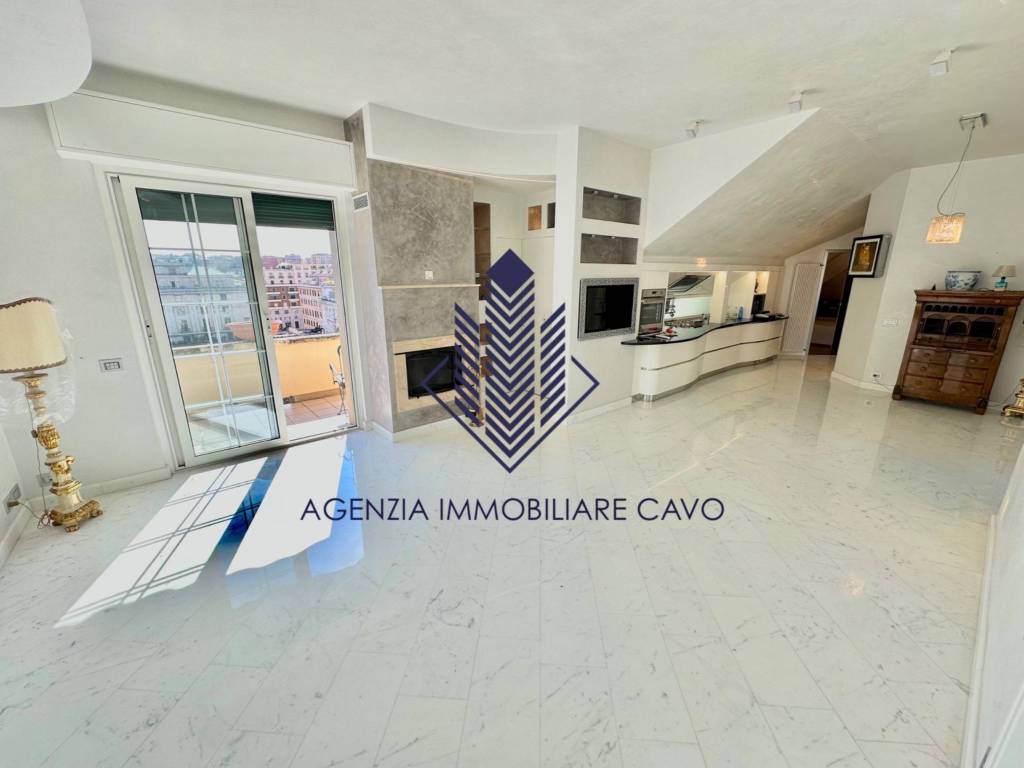 Attico / mansarda a Genova in Piazza della Vittoria, 9 - Foto 2