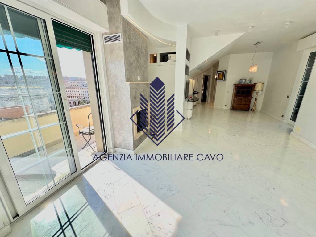 Attico / mansarda a Genova in Piazza della Vittoria, 9 - Foto 3