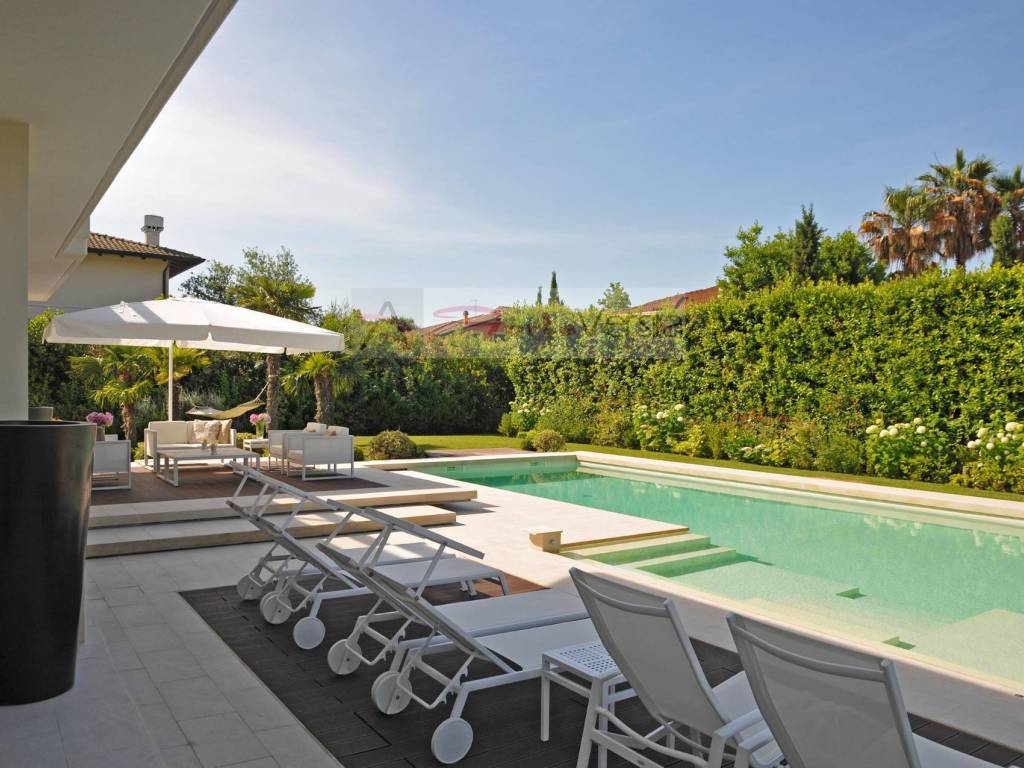 Villa a Forte dei marmi in via francesco carrara - Foto 3