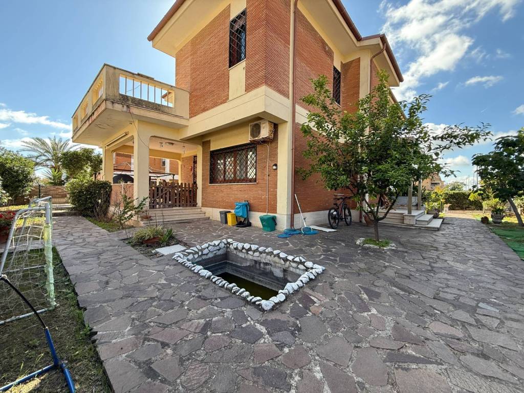 Villa a Pomezia in Lungomare delle Sirene - Foto 2