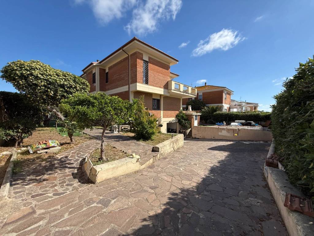Villa a Pomezia in Lungomare delle Sirene - Foto 3